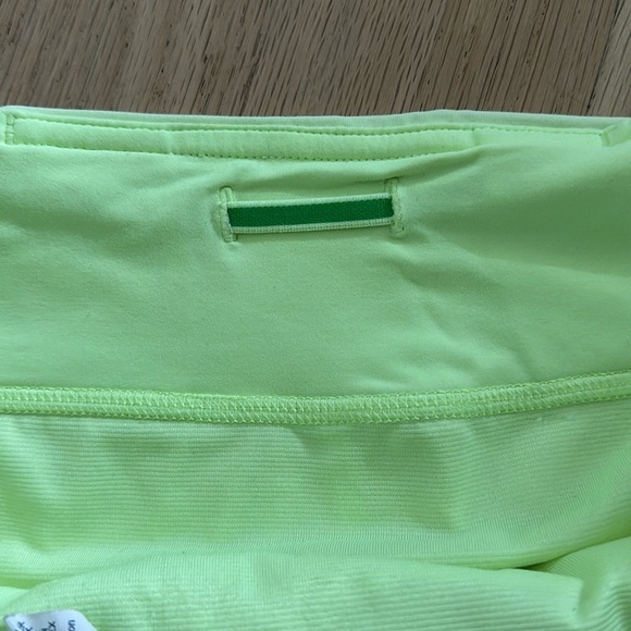 Lululemon Run Speed Short Women's Athletic Shorts size 10 lime green neon - Picture 11 of 15